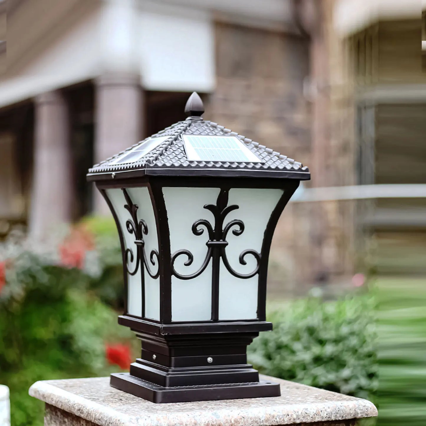 Metal Solar Post Lights Outdoor LED Waterproof Pillar Lamp for Yard Driveway and Fence Decoration
