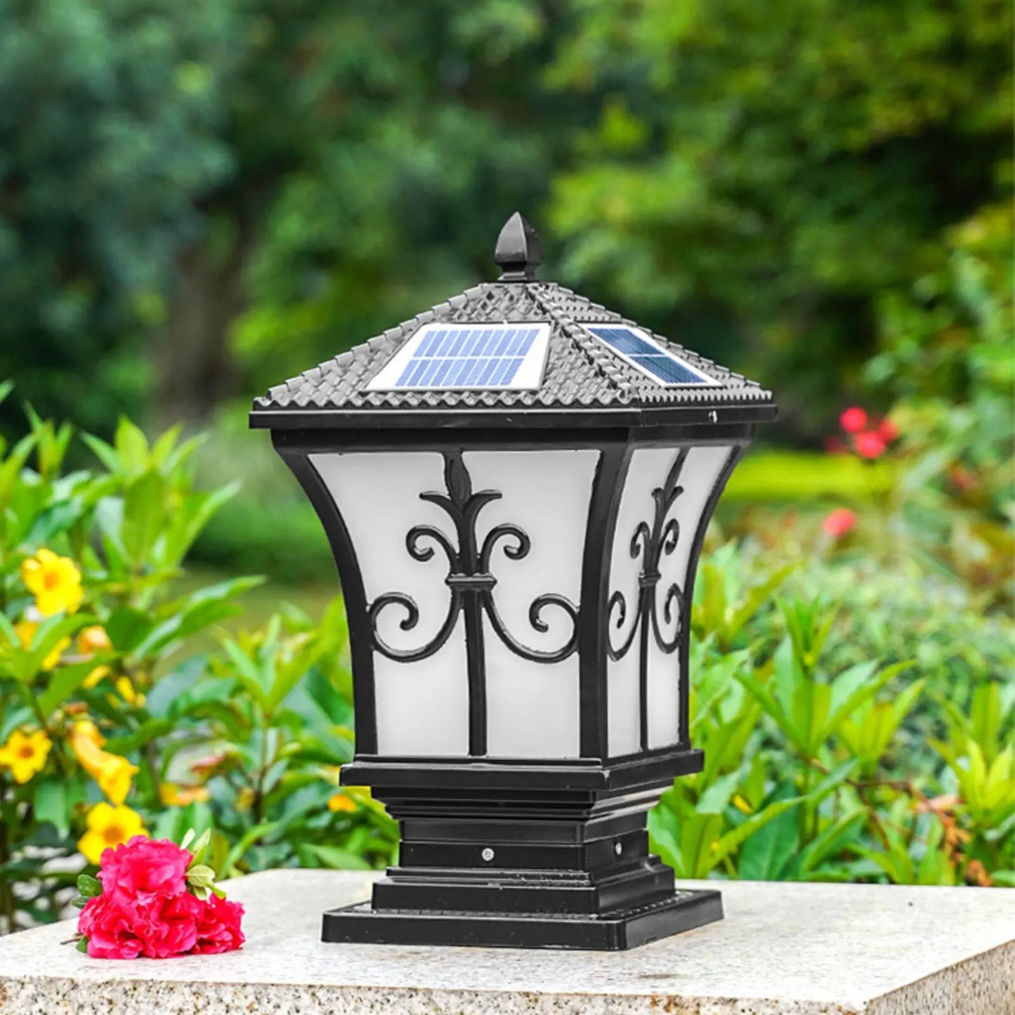 Solar Powered LED Post Light Black Waterproof Garden Lantern Outdoor Aluminum Pillar Lamp